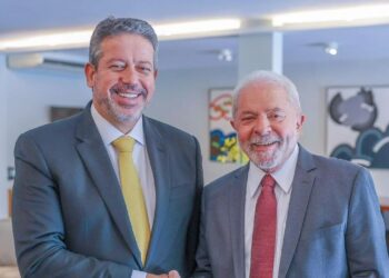Lula recebe Lira no Alvorada após operação da PF e crise na articulação política
