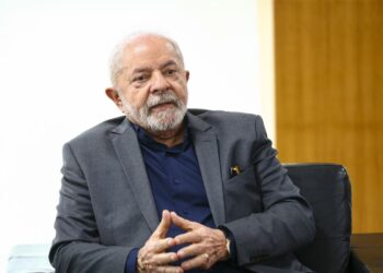 37% aprovam governo Lula e 28% reprovam gestão petista, aponta Ipec