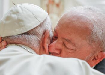 Lula e papa Francisco se encontram no Vaticano