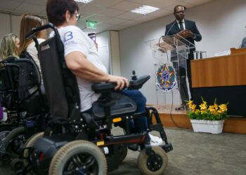 Mesmo com escolaridade, pessoas com deficiência têm menos empregos