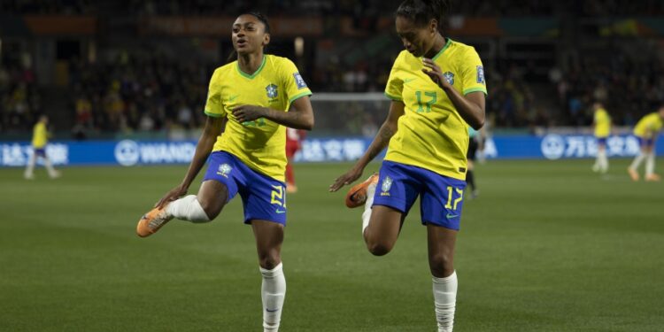 Goleada brasileira faz disparar busca por jogadoras da seleção na internet