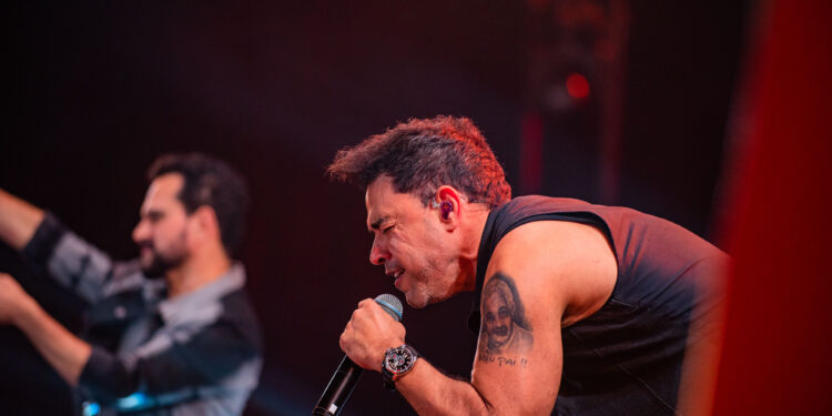 Zezé Di Camargo e Luciano e Forró Real agitam primeira noite do São João do Aracati 2023