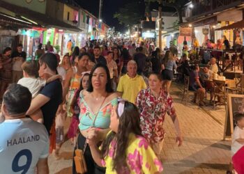 Canoa Quebrada está entre os destinos mais buscados no último final de semana das férias de julho no Ceará