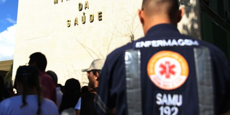 Ministério prevê pagamento do piso da enfermagem a partir de agosto