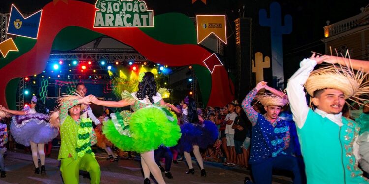 Quadrilhas abrilhantam a segunda noite de São João do Aracati 2023