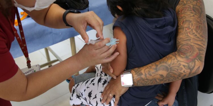 Anvisa dá registro definitivo para vacina bivalente contra covid-19