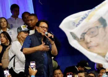 Equador declara estado de exceção, mas mantém data de eleição após assassinato de candidato