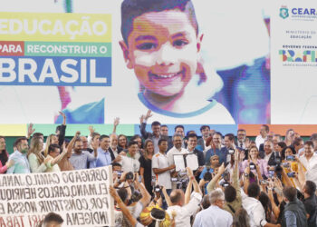 Governo do Ceará adere a programas do MEC e autoriza construção de 22 escolas em Tempo Integral