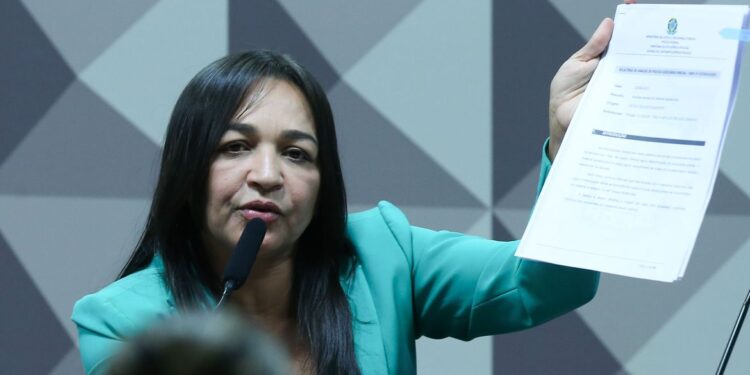 CPMI do 8 de Janeiro quebra sigilos de Zambelli e reconvoca Mauro Cid