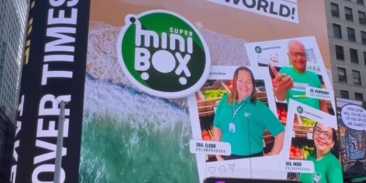 Super MiniBox é destaque na Times Square em Nova York