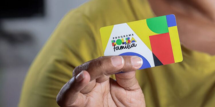 Caixa paga novo Bolsa Família a beneficiários com NIS de final 8