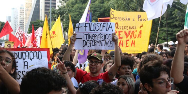 Dia do estudante é marcado por mobilizações em todo o país