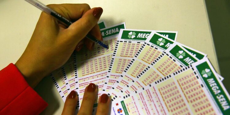 Mega-Sena paga neste sábado prêmio de R$ 4 milhões