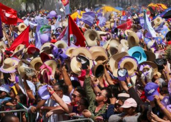 Lula cria pacto nacional de prevenção a feminicídios  