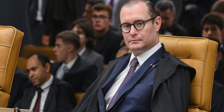 Zanin suspende concurso da PMDF por limitar participação de mulheres