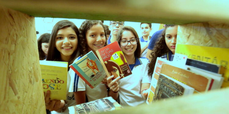 Secult Ceará oferta Edital de Chamada Pública para realização de Feiras Literárias em Aracati, Icó e Sobral