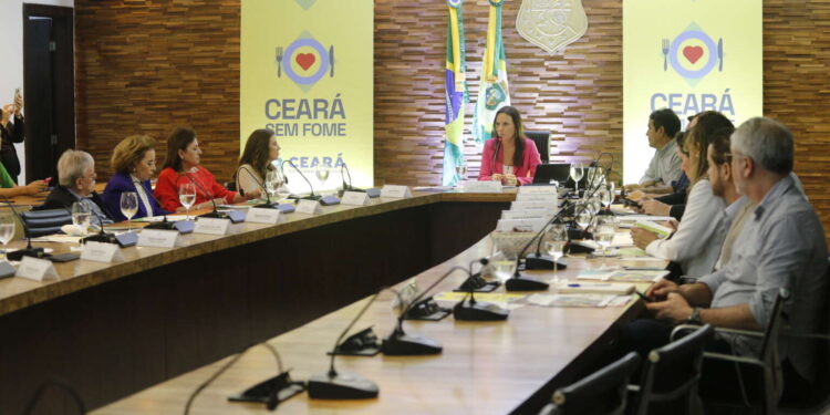 Fortalecimento de ações do programa Ceará Sem Fome é debatido em reunião com líderes empresariais