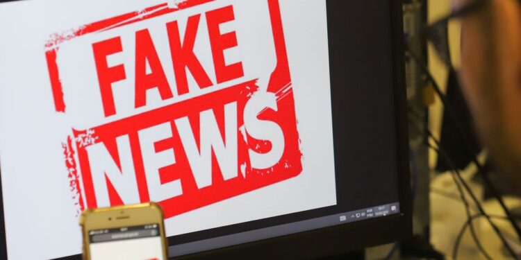 Governo desmente fake news sobre banheiros unissex