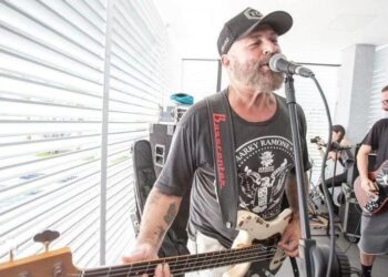 Baleado na cabeça, baixista do Ultraje a Rigor será transferido para SP