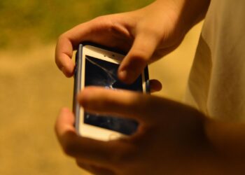 Pesquisa mostra que 95% das crianças e adolescentes acessam internet