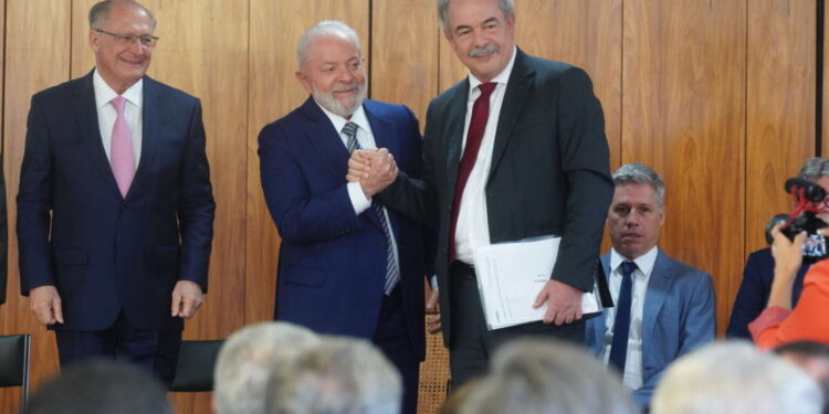 Projeto Sertão Vivo beneficiará 63 mil famílias de agricultores no Ceará