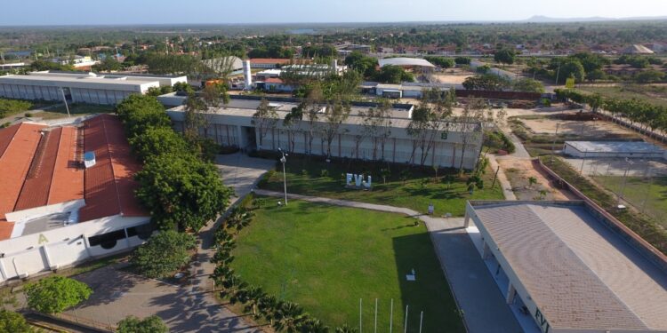 UniJaguaribe celebra 24 anos de presença em Aracati