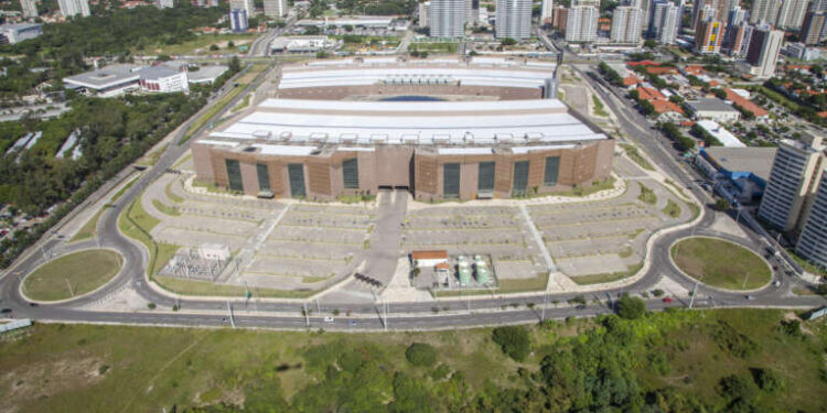 Inaugurado por Bismarck, Centro de Eventos do Ceará deve receber 32 mil pessoas até domingo