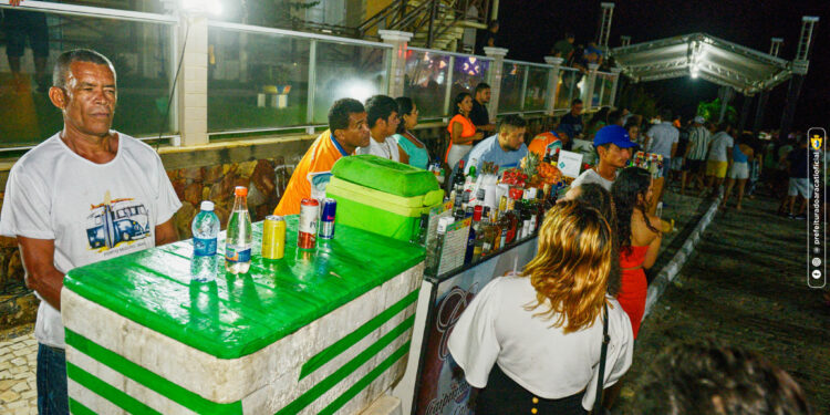 Prefeitura realiza sorteio de vagas para ambulantes de bebidas interessados em trabalhar no Festival