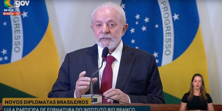 Não tenho de gostar do presidente de Chile, Argentina e Venezuela, diz Lula após eleição de Milei