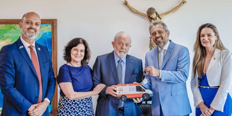 Ceará recebe 33 novas ambulâncias em comemoração aos 20 anos do Samu