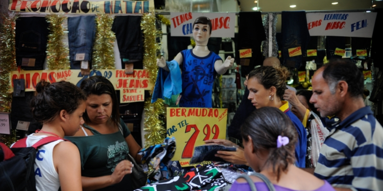 Vendas no comércio crescem 0,6% de agosto para setembro, diz IBGE