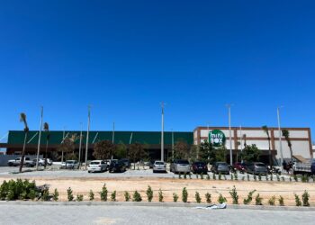 Com geração de 500 empregos e centro de distribuição, Grupo Super MiniBox inaugura nova loja em Fortim
