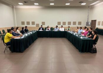 Grupo de trabalho se reúne para discutir organização da Orla de Canoa Quebrada
