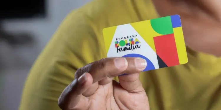 Caixa paga novo Bolsa Família a beneficiários com NIS de final 6