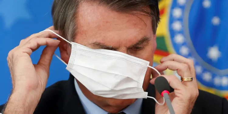 CGU conclui que certificado de vacinação de Bolsonaro é falso