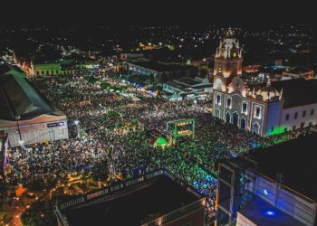 Pré-carnaval com Gusttavo Lima em Aracati registra maior público da história no Largo da Matriz