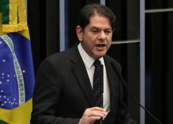 Senador Cid Gomes e base aliada devem se filiar ao PSB no próximo dia 4 de fevereiro, segundo Eudoro Santana