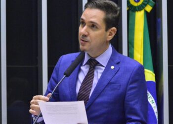 Eduardo Bismarck defende teto de 25% do fundo garantidor do Fies