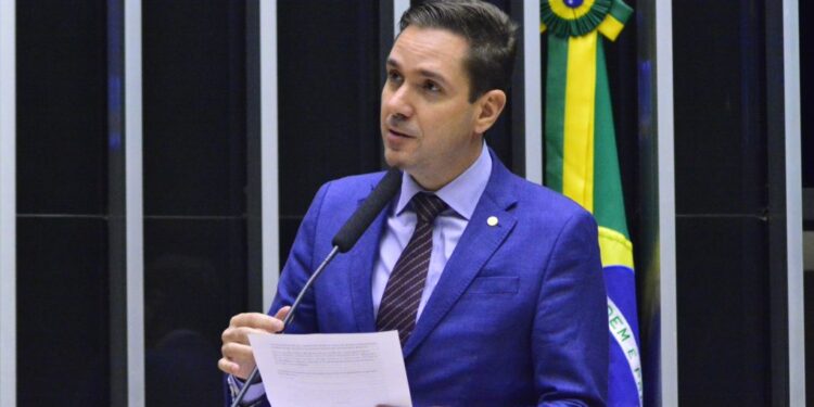 Eduardo Bismarck defende teto de 25% do fundo garantidor do Fies