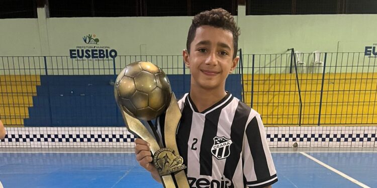 Garoto de 11 anos é destaque do Ceará Futsal