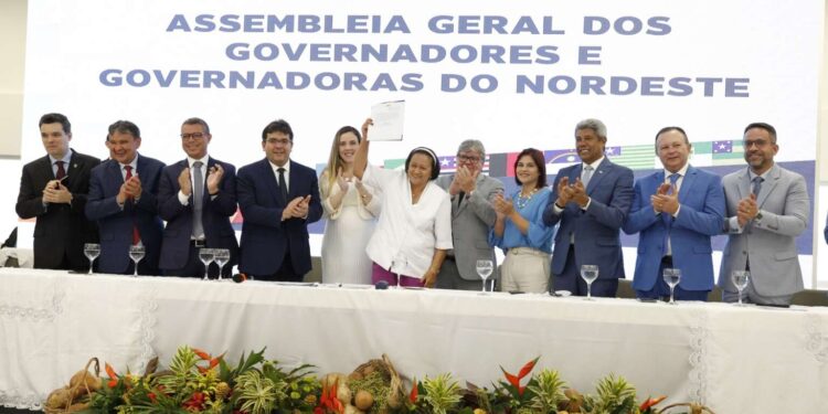 Governadora do RN toma posse como primeira mulher à frente do Consórcio Nordeste