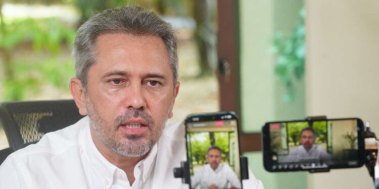 Elmano anuncia pagamento da 3ª parcela dos precatórios do Fundef