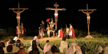 Quixaba se prepara para mais um espetáculo da Paixão de Cristo nesta sexta-feira (29)