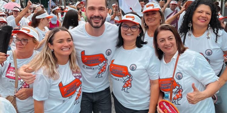 Alece promove 2ª Marcha em Defesa das Mulheres com participação de aracatienses