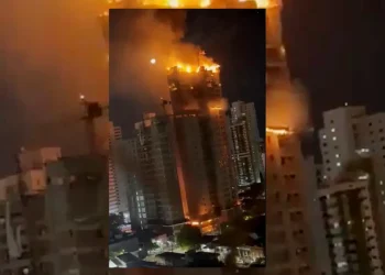 Incêndio atinge prédio em construção em Recife 