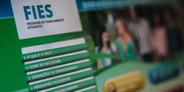 Fies tem inscrições prorrogadas até esta segunda-feira