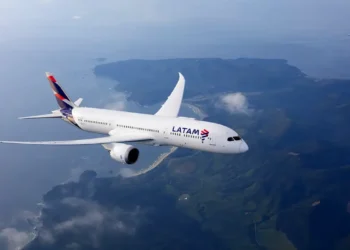 Passageiros são hospitalizados após incidente com voo da Latam na Oceania