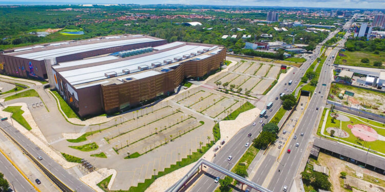 Inaugurado por Bismarck Maia, Centro de Eventos irá sediar desde congressos à conferência internacional em maio