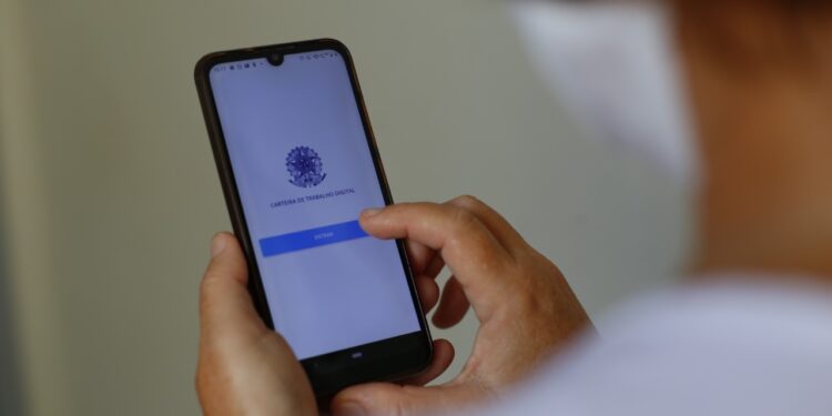 Com mais de 5 mil novos empregos nesse ano, o Ceará supera resultado de 2023