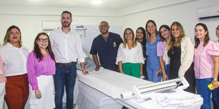 Secretária de Saúde do Ceará visita unidades em Aracati